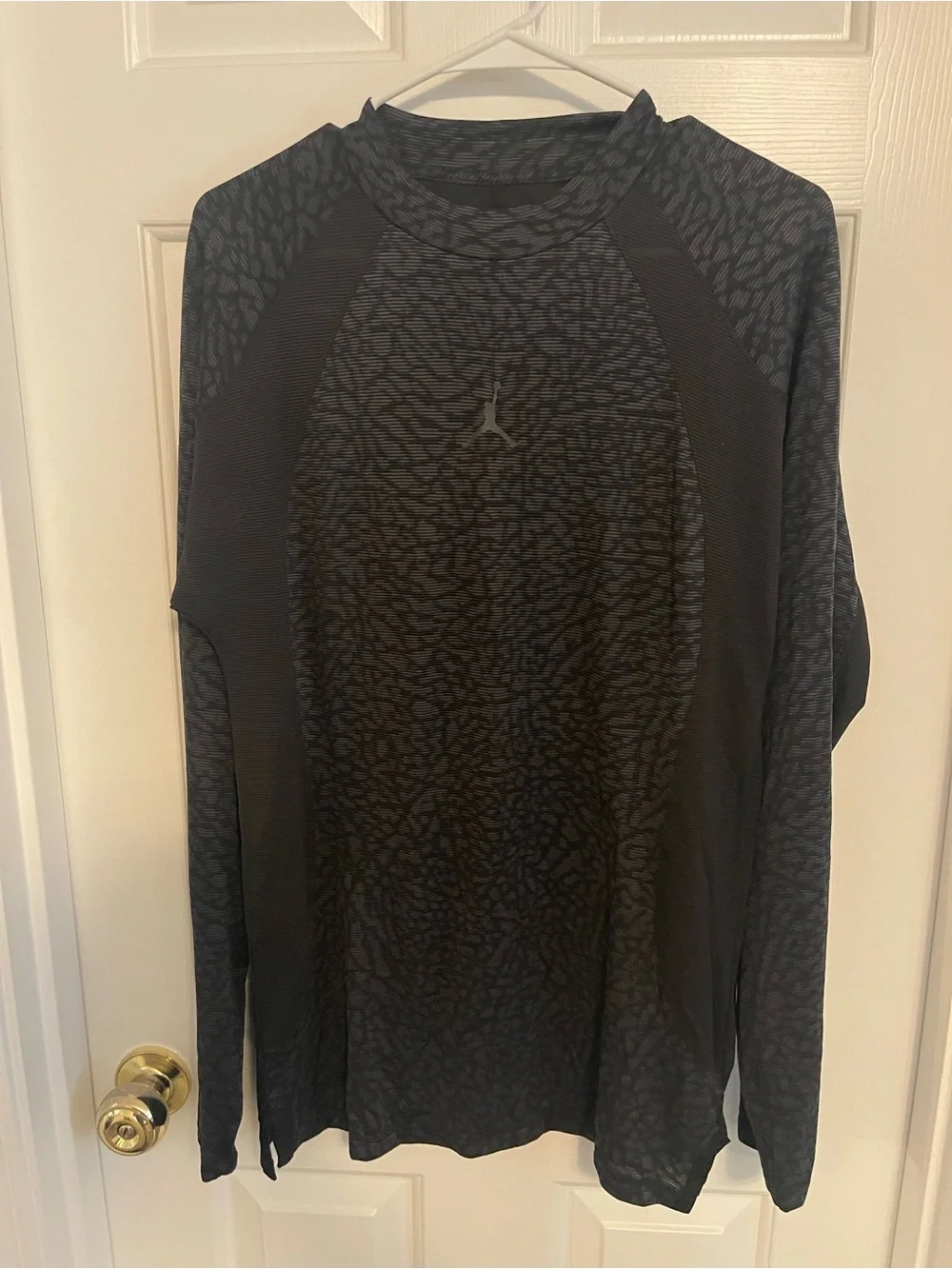Jordan Men's Long-Sleeve Athletic Tee - Black Men’s size Small